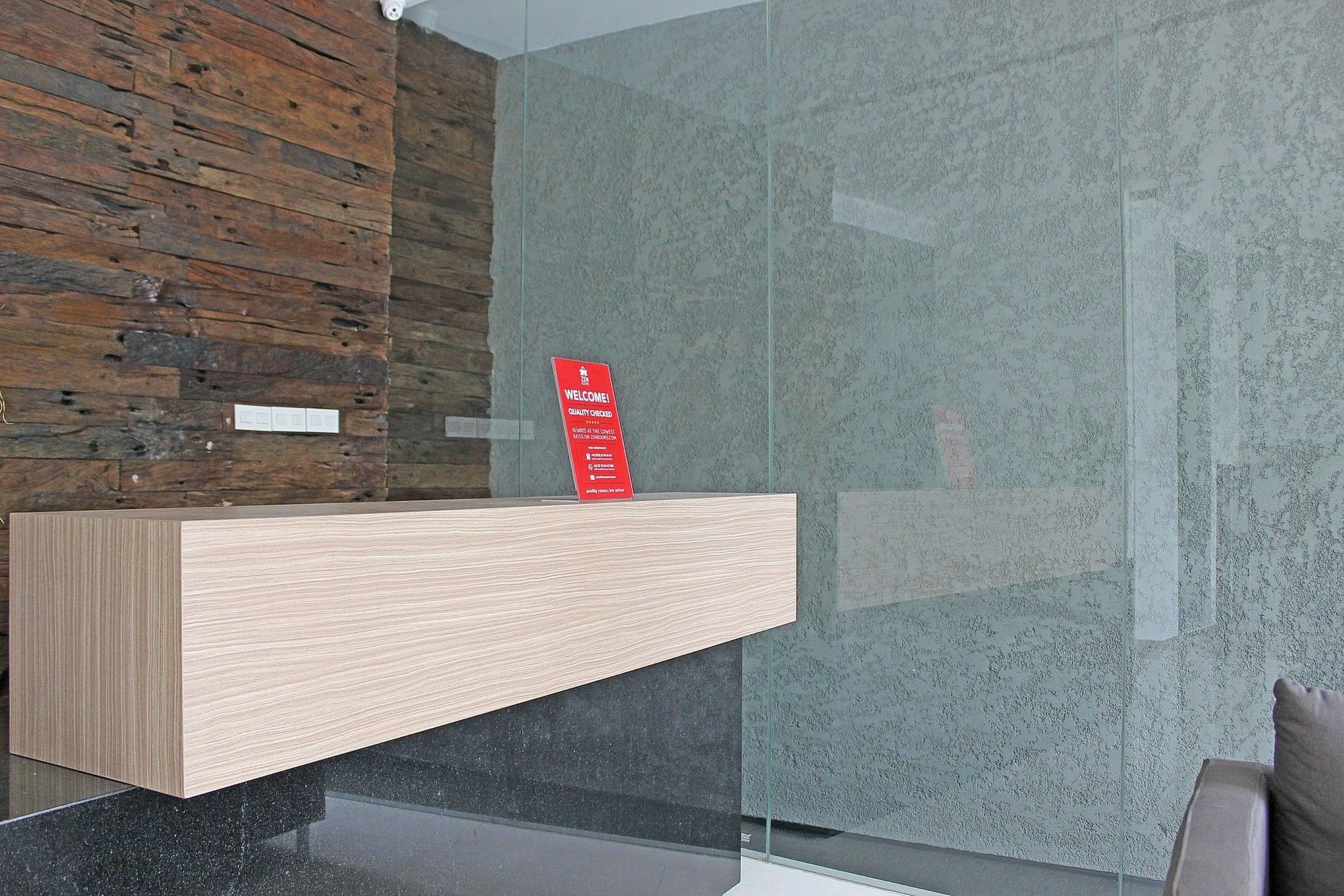 Zen Premium Sampoerna Strategic Square Hotel Jakarta Exterior photo
