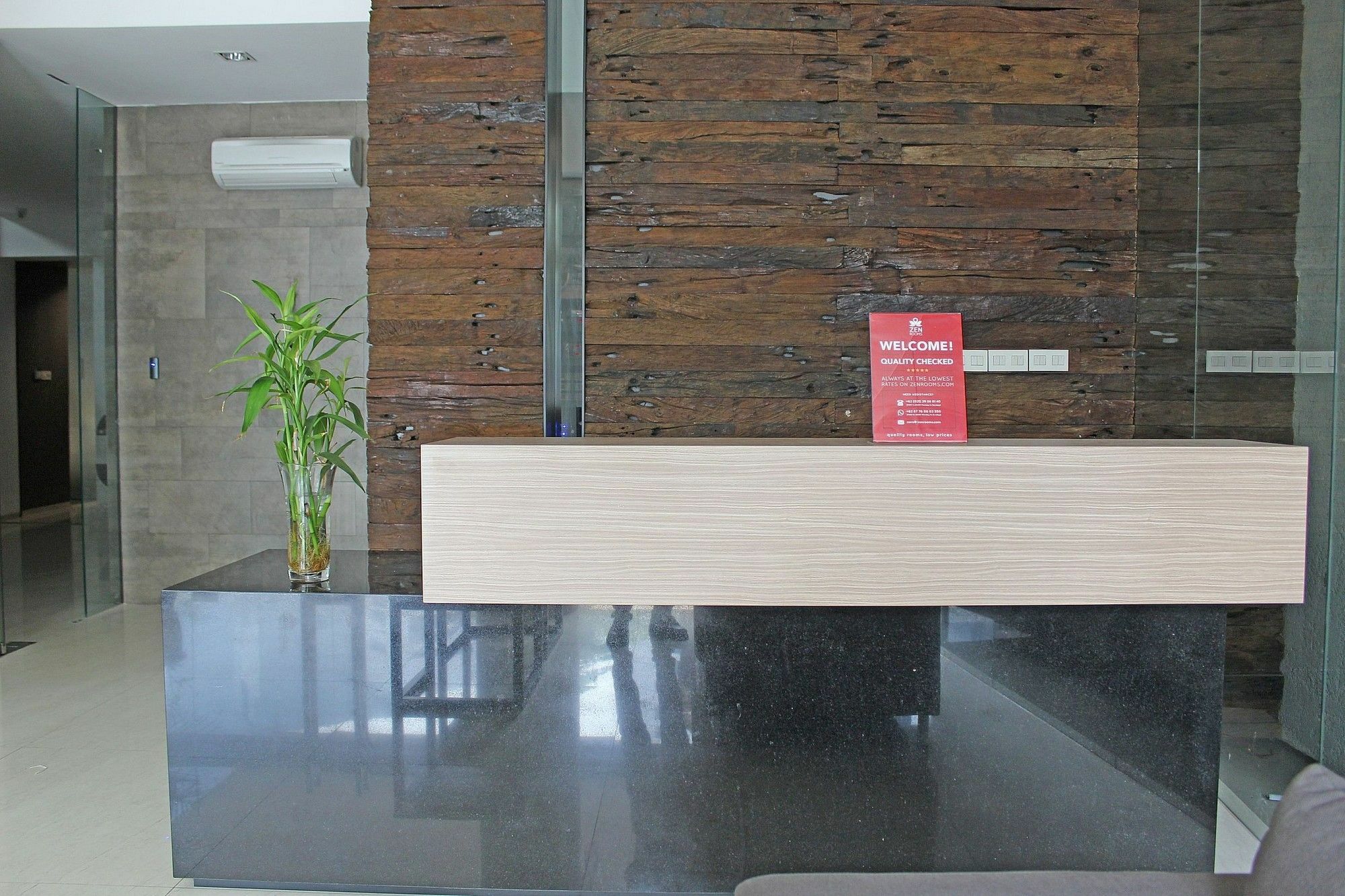 Zen Premium Sampoerna Strategic Square Hotel Jakarta Exterior photo