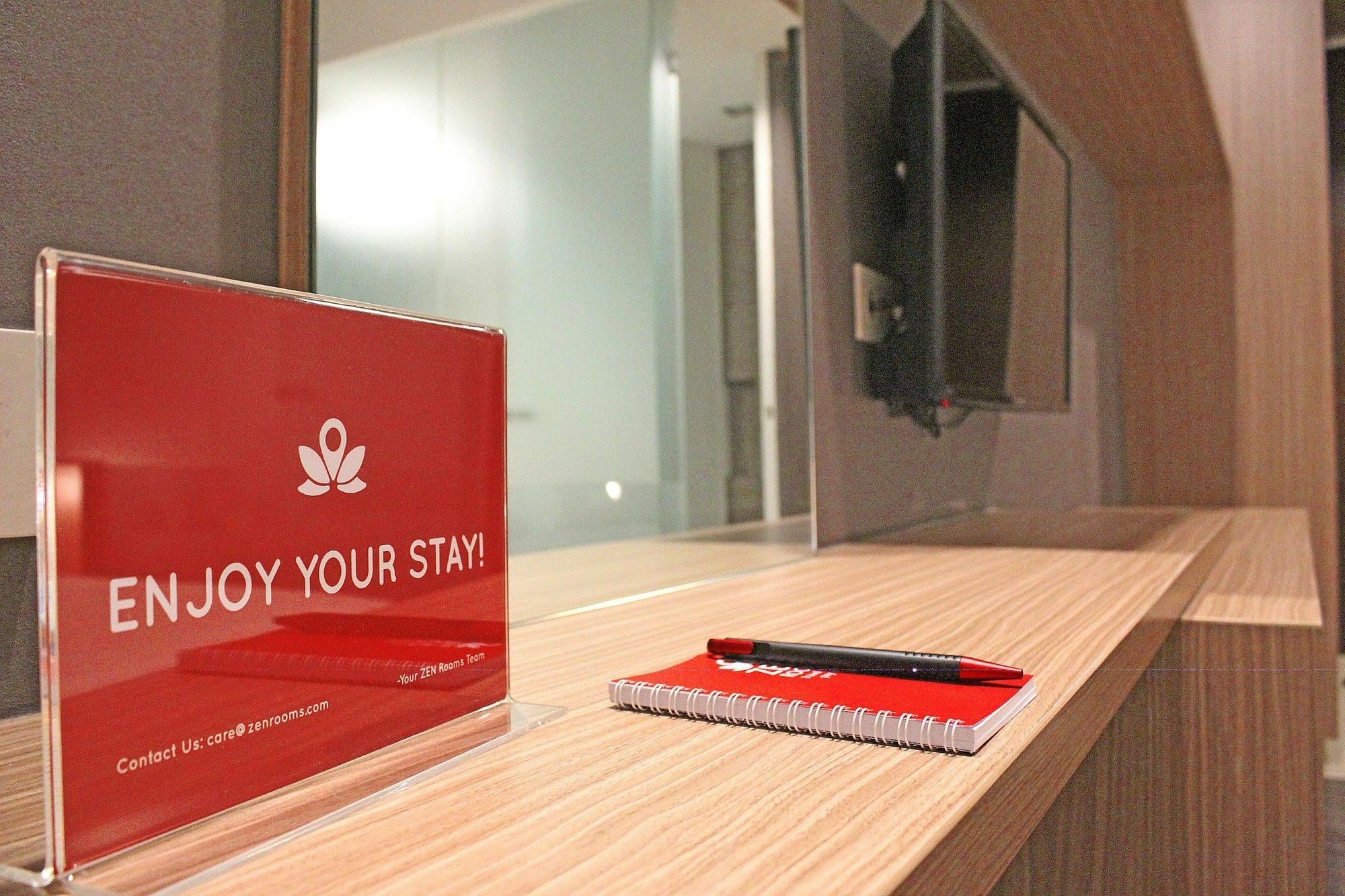 Zen Premium Sampoerna Strategic Square Hotel Jakarta Exterior photo