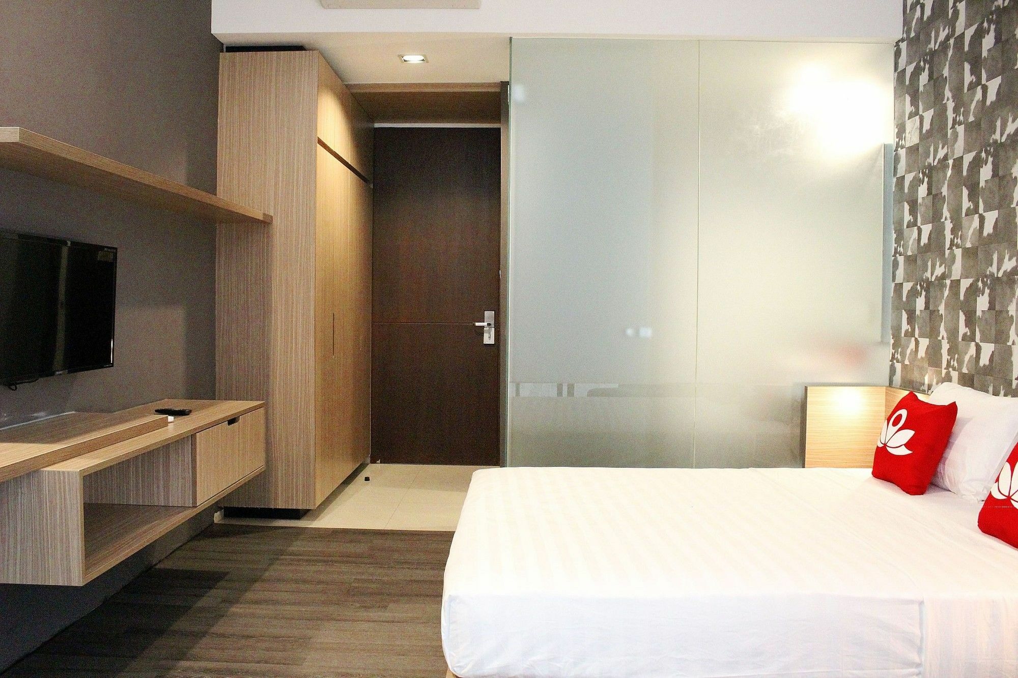 Zen Premium Sampoerna Strategic Square Hotel Jakarta Exterior photo